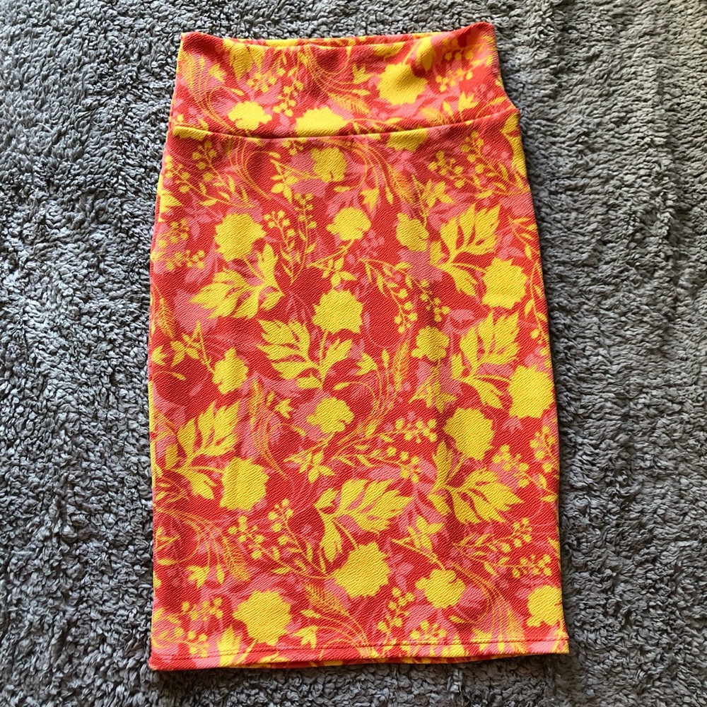 LULAROE CASSIE YELLOW/PINK FLORAL
